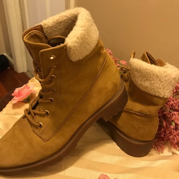 Winter Boots - Picture 3 of 3